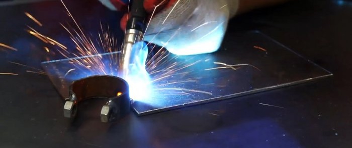 Miniature and functional do-it-yourself grinding attachment for an angle grinder