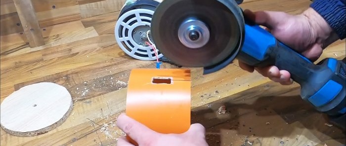 How to make a self-winding extension cord from an old vacuum cleaner