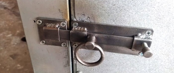 How to make a simple and reliable door latch from leftover metal