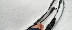 3 options to prevent windshield wipers from freezing