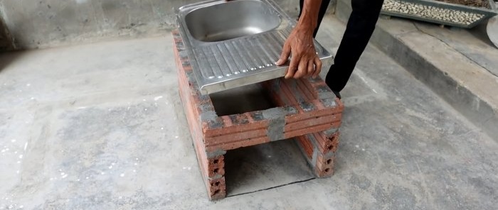 How to cheaply make an outdoor oven from an old sink