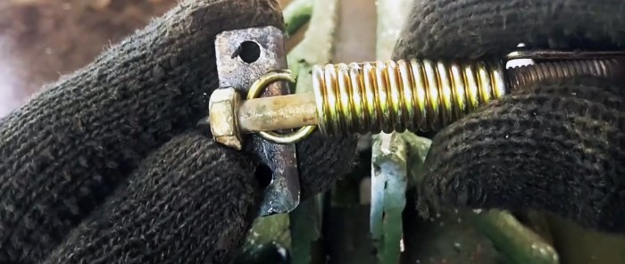 How to make a door closer from a spring and a bolt