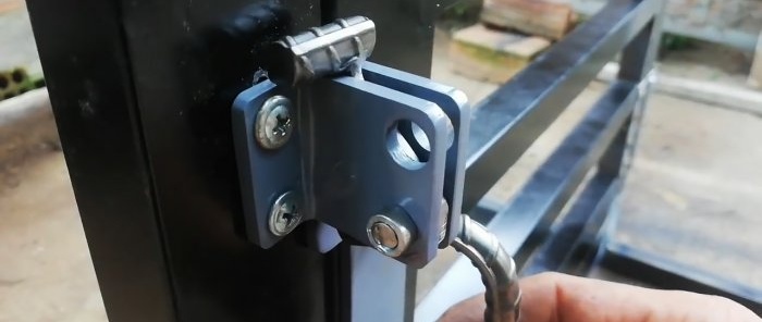 How to make a self-closing door latch with a handle from leftover metal