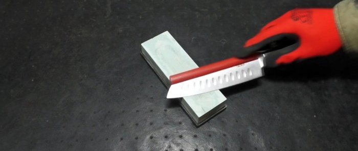 1 trick to make it easier to sharpen a knife to a razor using a whetstone