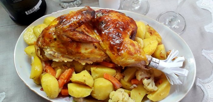 A unique way to prepare golden brown chicken with vegetables