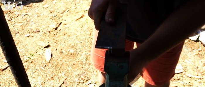 How to make a basic device for cutting logs into boards with a chainsaw