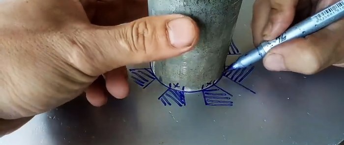 How to weld two metal pipes of different diameters