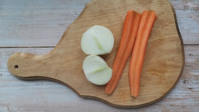 Anti-Covid Chicken Broth with Ginger and Garlic