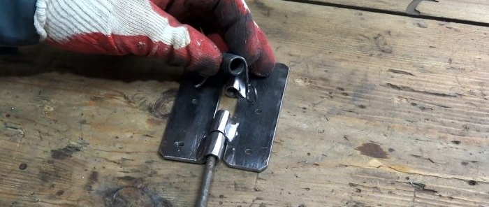 How to make a door hinge with a closer