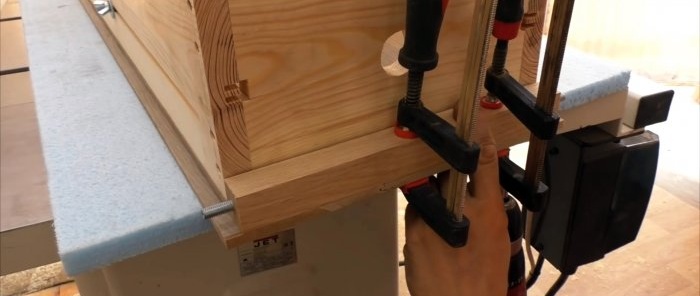 How to make a device for turning large cylindrical and conical workpieces on a circular saw