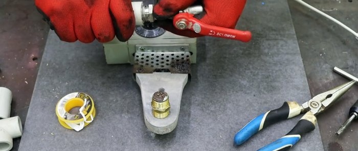 How to make a thread-cutting nozzle for PP pipes Do-it-yourself dismountable water supply