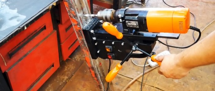 Do-it-yourself portable drilling machine with an electromagnetic sole from a hand drill