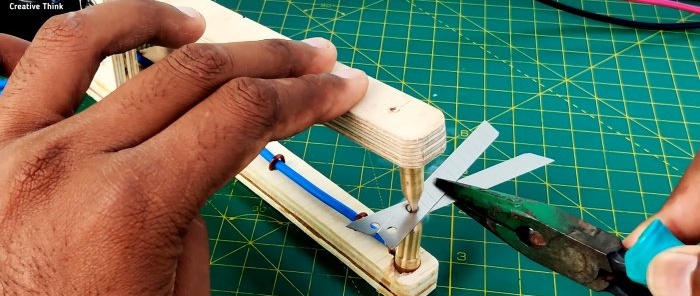 The simplest machine for spot welding on capacitors with your own hands