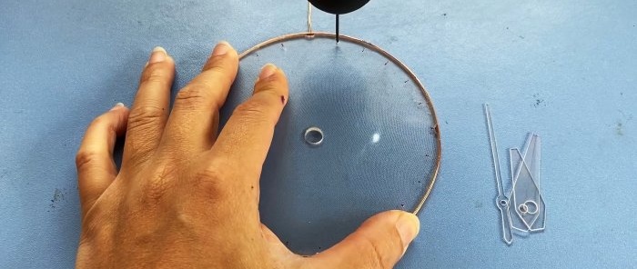 How to make an LED watch with wireless backlighting of hands and dial