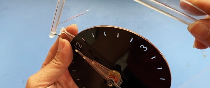 How to make an LED watch with wireless backlighting of hands and dial