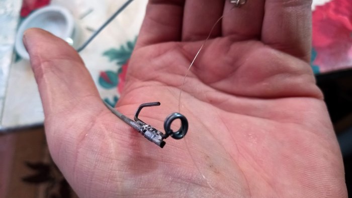 How to make a self-hooking device for fishing with a fishing rod