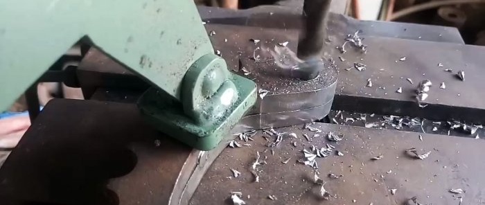 How to make a bearing and pulley puller from an old sprocket