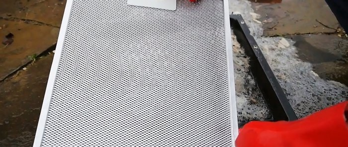 Fast cleaning of hood grates from grease in just 15 minutes