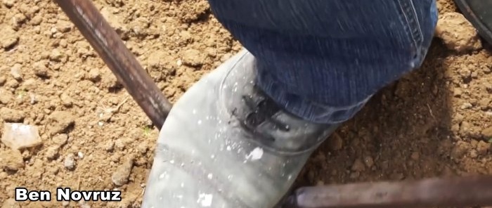 How to make and use a convenient and effective potato planter from metal waste