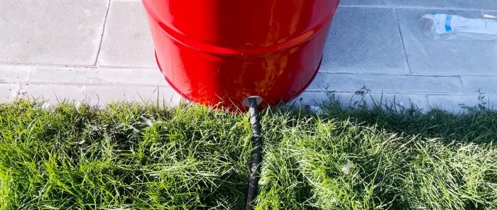 How to make a convenient and attractive garden sink from a metal barrel