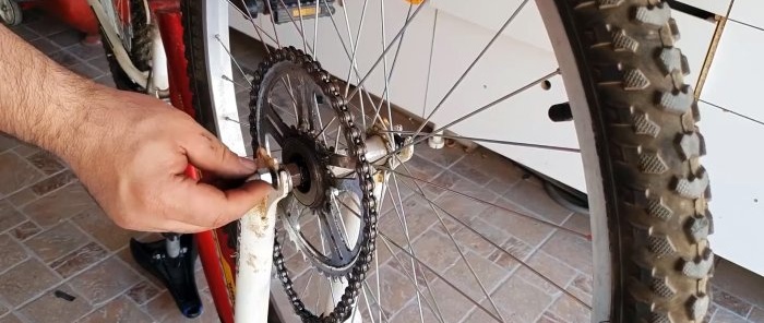 Do-it-yourself electric drive for a bicycle without unnecessary electronics