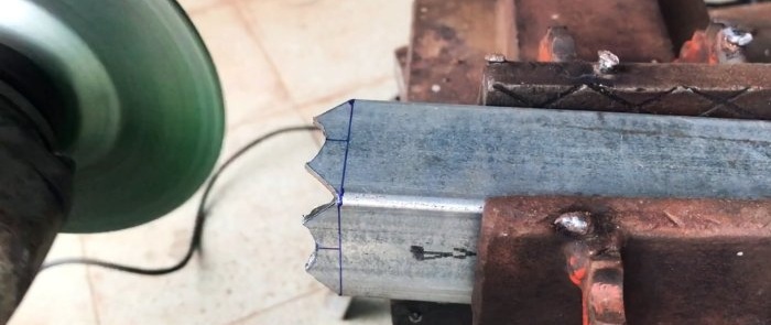 How to make an end connection between a square pipe and a round one