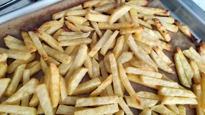 Healthy French fries in the oven