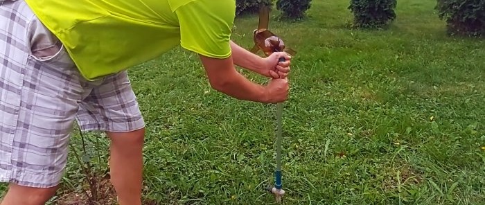 How to make a bird and mole repellent windmill from a PET bottle