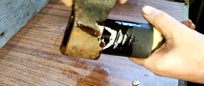 How to attach an ax to an ax handle using rubber