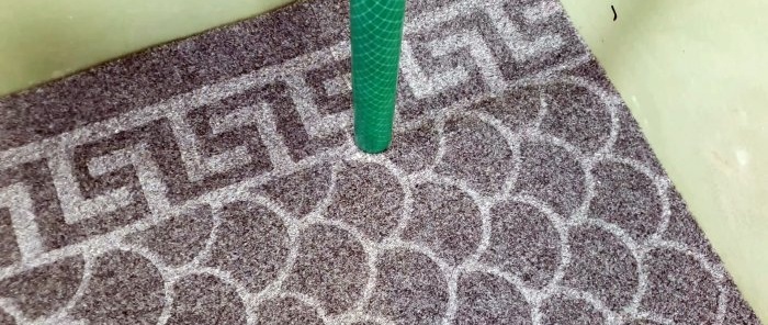 How to ideally surround a pipe with carpet or linoleum