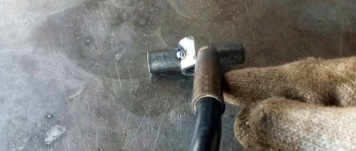 How to make a screw jack from available materials