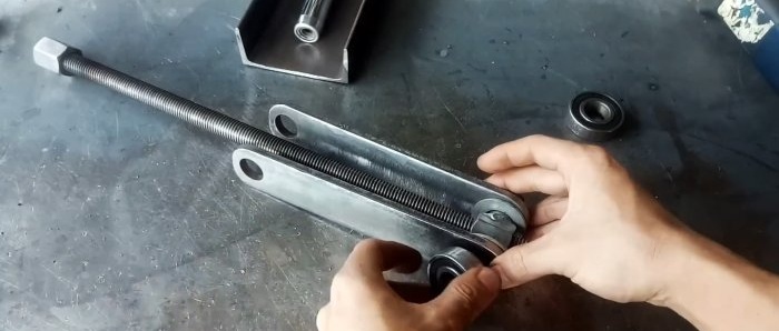 How to make a screw jack from available materials