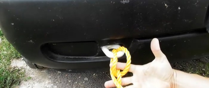 Self-tightening towing knot that comes undone in one movement