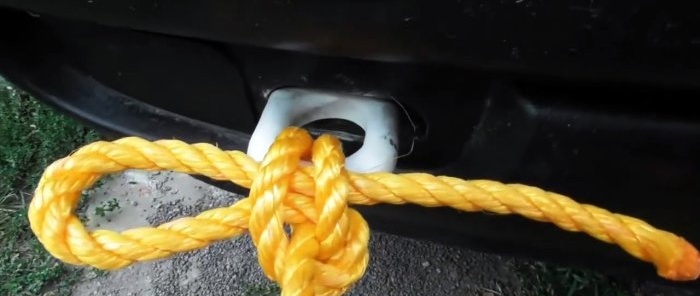 Self-tightening towing knot that comes undone in one movement