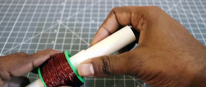 How to make an Eternal Flashlight without batteries