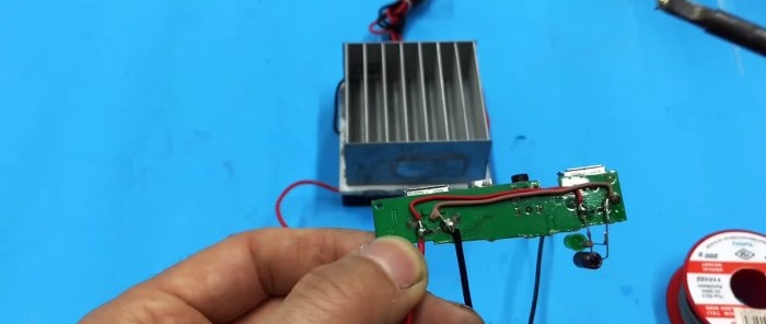 How to charge a smartphone with candle fire Do-it-yourself thermoelectric power station