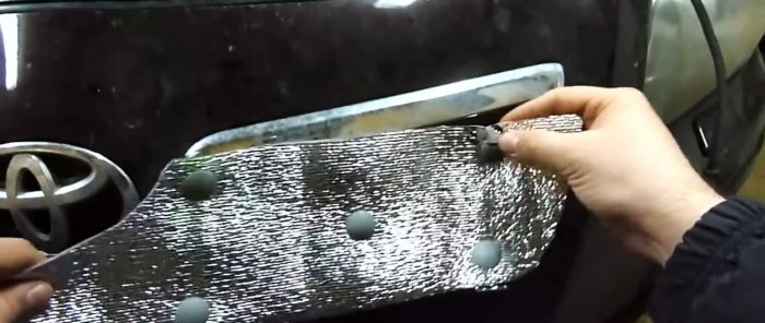 How to attach insulation to a radiator grill using clips from a PET bottle