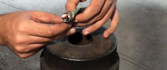 How to start a fire with a regular nail