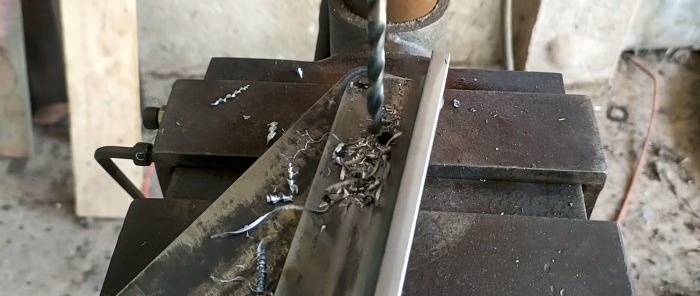 How to make sheet metal cutting shears from bearings