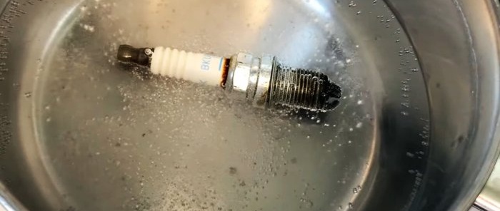 How to clean spark plugs without long soaking