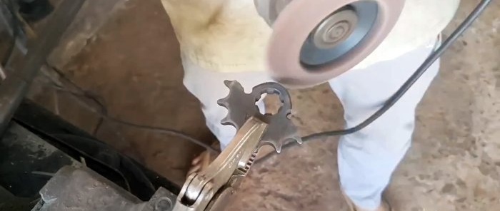 How to Make Extremely Handy Chain Pliers from Easy to Find Materials