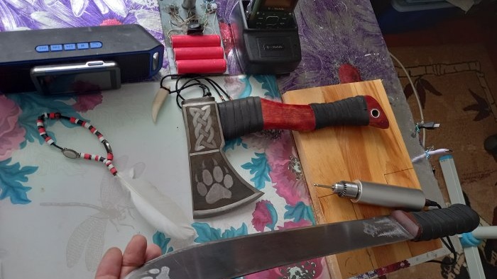 How to easily engrave a blade