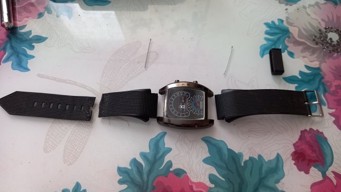 How to repair a broken watch strap