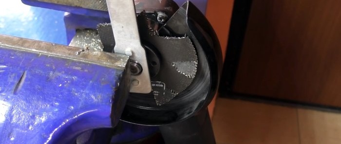 How to unscrew a jammed nut on an angle grinder and 1 trick to avoid it