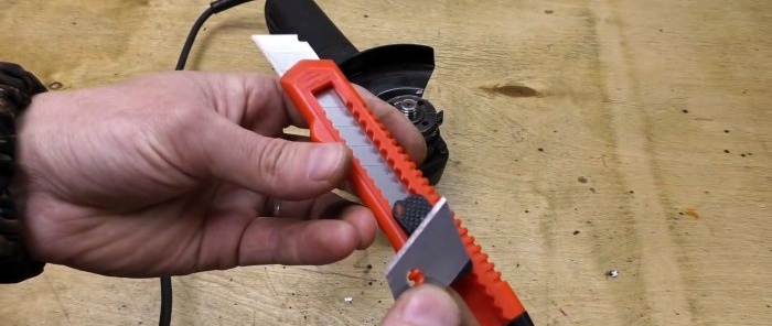 How to unscrew a jammed nut on an angle grinder and 1 trick to avoid it