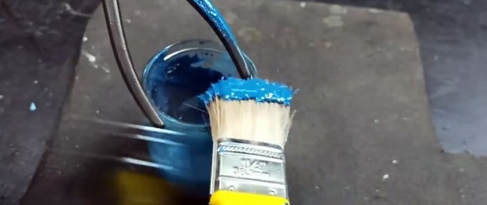 How to make liquid plastic for gluing or protecting wood and metal