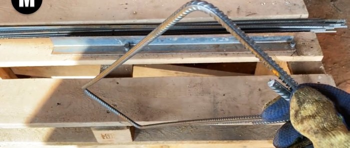 How to make a simple device and easily bend reinforcement for a foundation frame