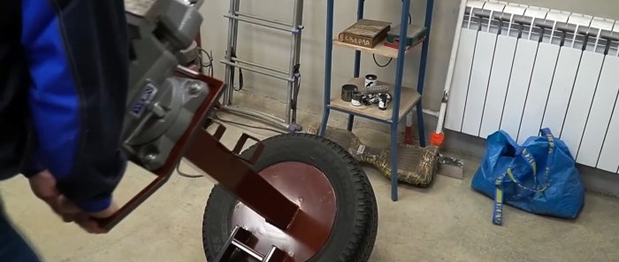 Great idea for a mobile vise made from an old car tire