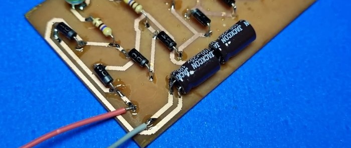 Ultra-simple level indicator without transistors and microcircuits