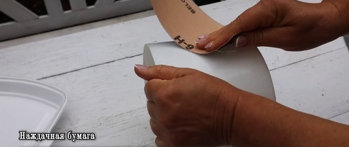 How to make a beautiful flowerpot from a plastic bucket and disposable containers